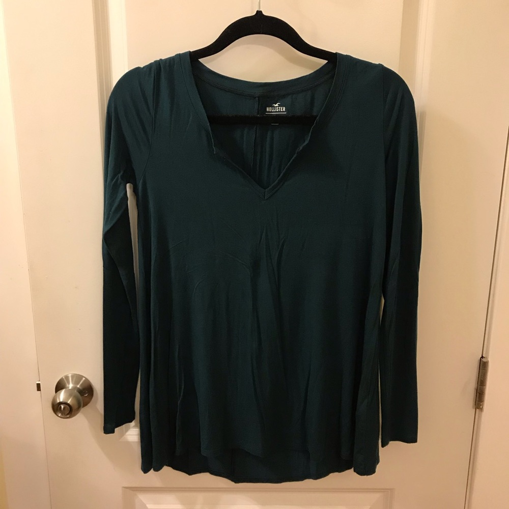 Hollister Must Have Collection Long Sleeve